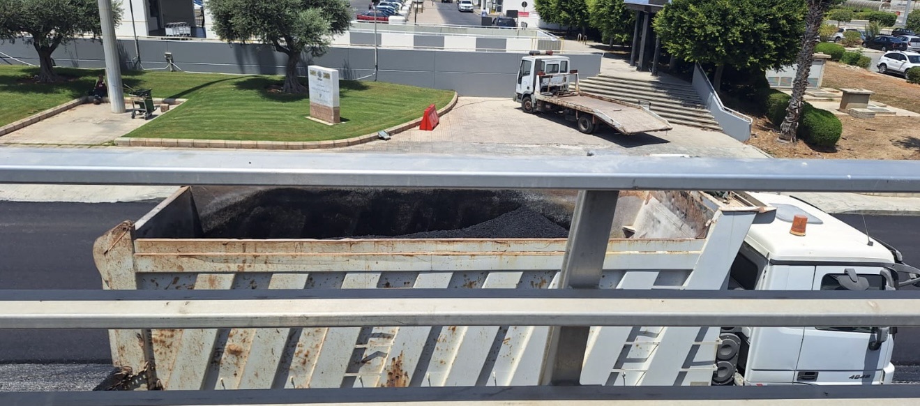 *بالصور:أعمال تزفيت وتأهيل واسعة على طريق مطار بيروت الدولي لتحسين البنية التحتية*