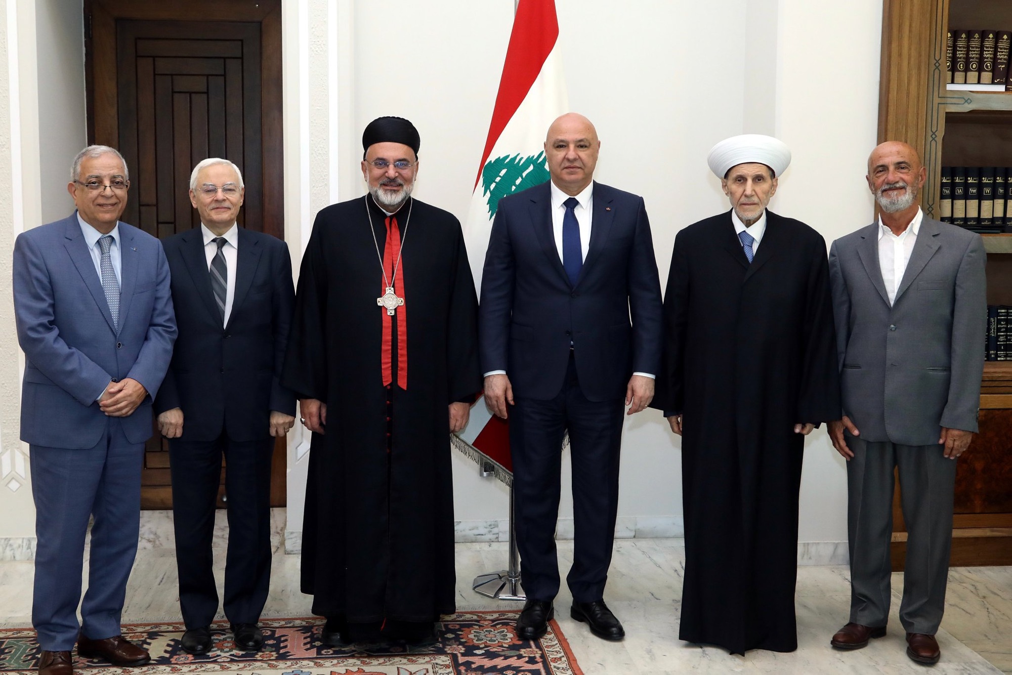 عون يؤكد على أهمية الحوار والتحاور لتبديد كل الهواجس