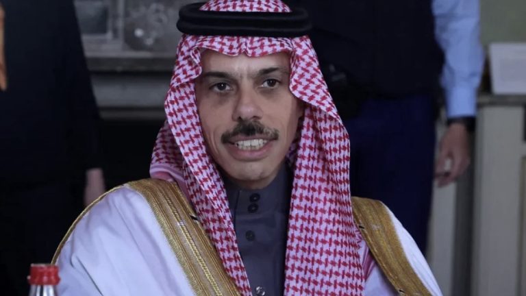 *إسرائيل’ تمنع زيارة وزراء خارجية عرب إلى رام الله’: السعودية تؤجل الزيارة احتجاجاً*