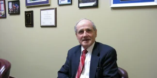 السيناتور الأميركي جيم ريش: على اللبنانيين التخلص من “حزب الله” نهائياً