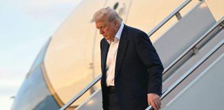 طائرة الرئيس الأميركي دونالد ترامب تحط في الرياض