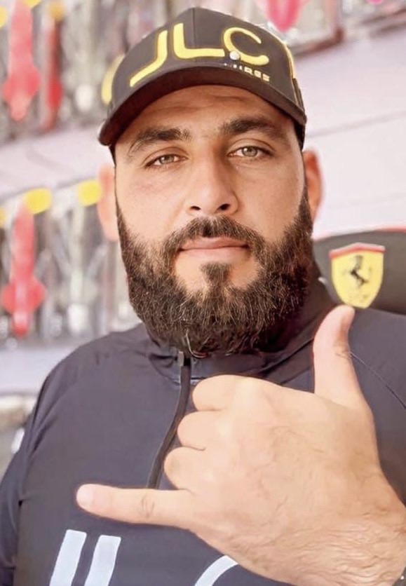 *بالصورة : الصياد علي فنيش الذي اختطفه الجيش الإسرائيلي’ من داخل مركب الصيد الخاص به داخل المياه اللبنانية في رأس الناقورة*