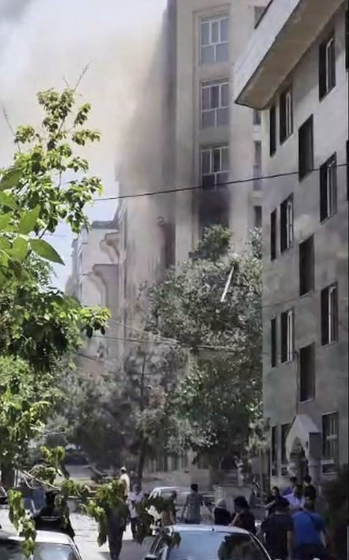 *إذاعة الجيش الإسرائيلي’ عن مصدر عسكري: مسيرة إسرائيلية’ نفذت عملية اغتيال استهدفت عالماً نوويا في طهران”*