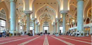 مسلّح يُعاني اضطرابات نفسية يقتَل 12 شخصاً داخل مسجد في اليمن!