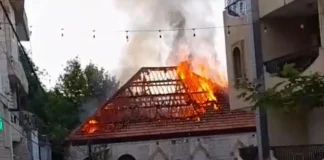 حريق يلتهم فندقاً عريقاً في إهدن شمالي لبنان