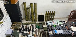 الجيش يوقف مواطنَين أثناء نقلهما كمية كبيرة من الأسلحة