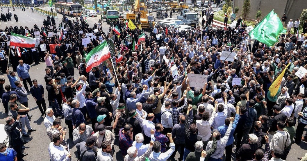 *بالصورة: احتجاجات في طهران على موجة الضربات الإسرائيلية’ على إيران’*