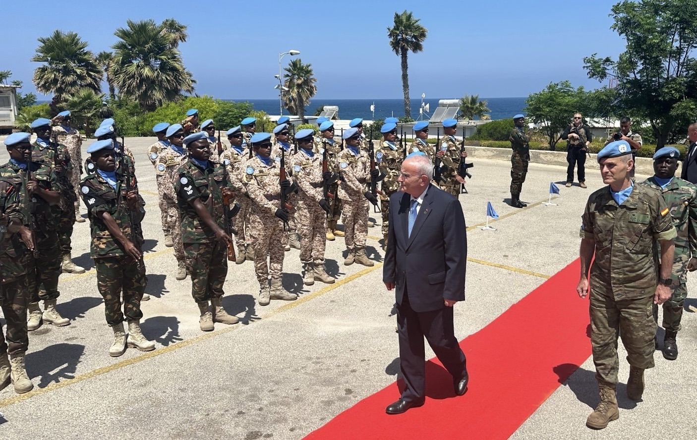 *وزير الدفاع من مقر قيادة “اليونيفيل” في الناقورة: “بإسم جنوب لبنان، شكرًا لكم”*