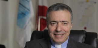 احتفال في دير مار الياس الكنيسة باختتام الشهر المريمي وإضاءة الصليب في باحته