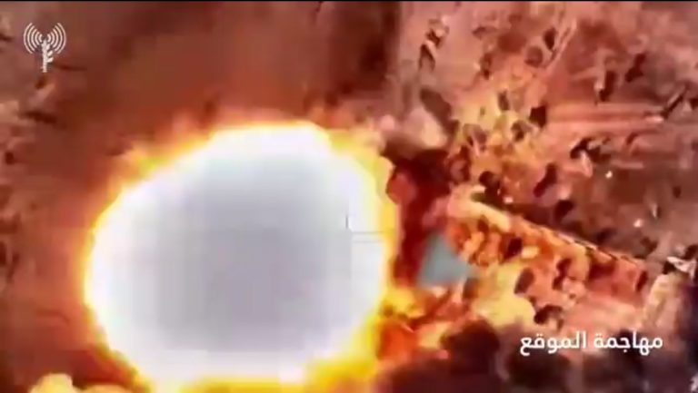 الجيش الاسرائيلي : جيش الدفاع استكمل موجة غارات استهدفت 12 موقع إطلاق وتخزين صواريخ في قلب ايران