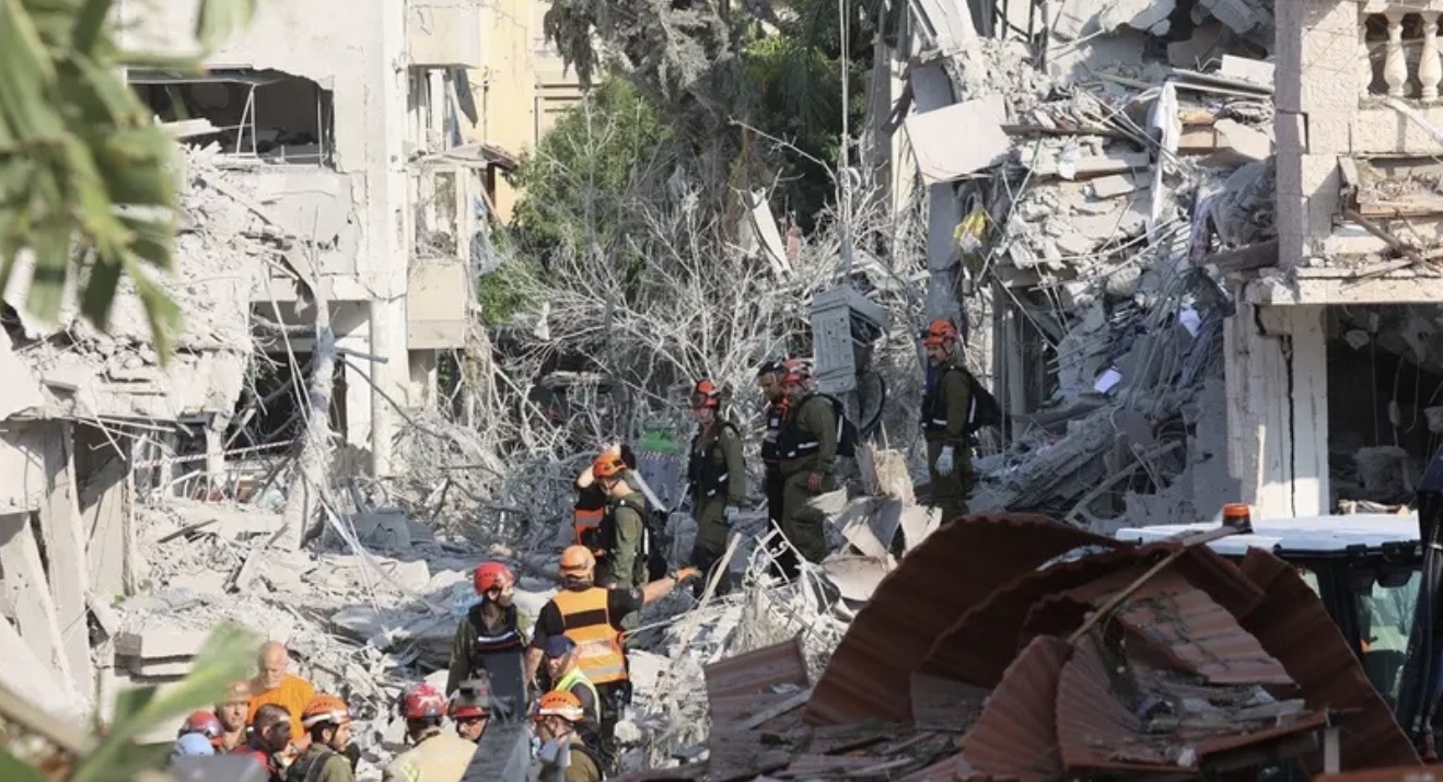 *يديعوت أحرونوت” عن مصادر: انقسام بجيش الاحتلال بخصوص خطاب يسرائيل’ كاتس الذي هدد فيه بحرق طهران*