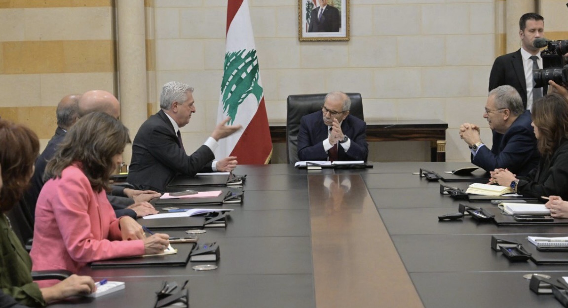 *الرئيس نواف سلام يبحث مع غراندي خطة عودة النازحين ويشدد على التنسيق مع دمشق والمفوضية*