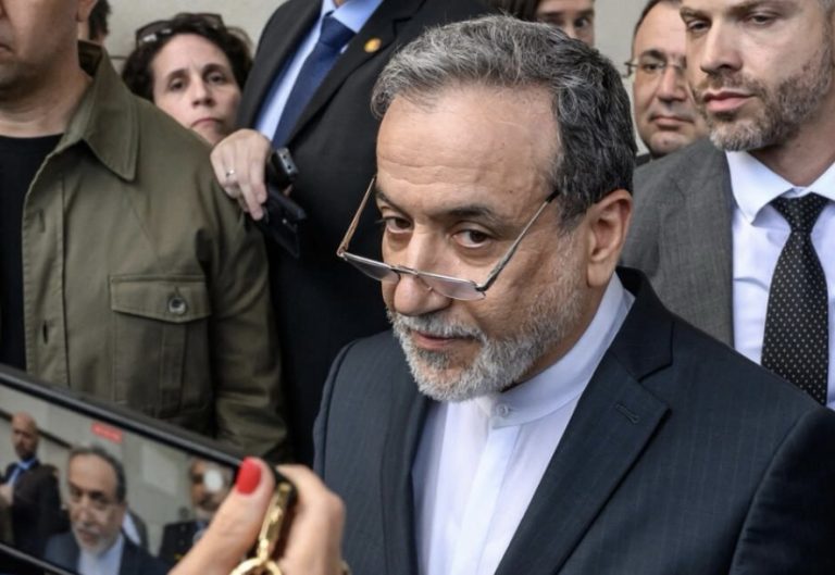 *طهران تتهم واشنطن بـ”نسف الدبلوماسية”: تفاوضنا بالأمس… فقصفتنا اليوم*