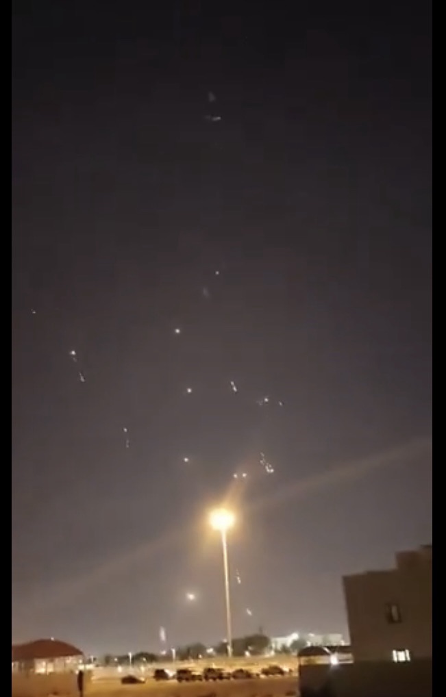 *“بشائر الفتح”: إيران’ ترد بصواريخ على قاعدة العديد في قطر*