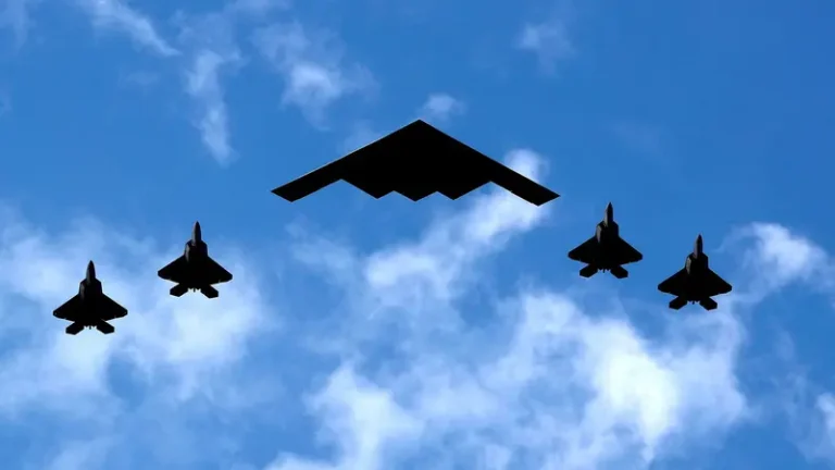 6 قنابل خارقة للتحصينات.. هكذا نفّذت أميركا هجومها على إيران