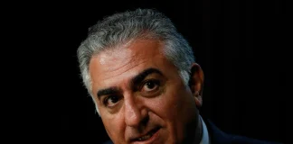 ابن الشاه رضا بهلوي يدعو الإيرانيين إلى العصيان المدني ضد النظام