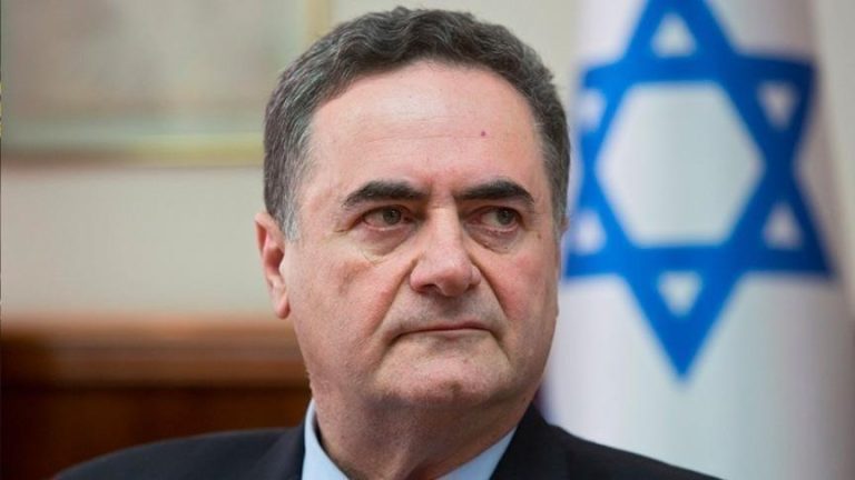 كاتس يقول إن خامنئي يوجه النيران عمدا نحو الجبهة الداخلية المدنية في إسرائيل “سعيا لردع الجيش الإسرائيلي عن مواصلة هجومه”وهجمات إيران هدفها ردعنا عن العمليات التي تنهك قدراتها العسكرية وسيدفع سكان طهران الثمن قريبا.