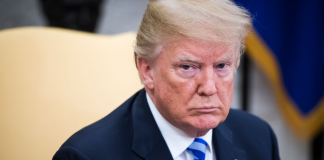 ترامب يهاجم مراسلة ويطالب بطردها!