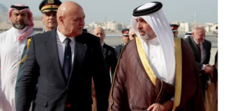 الرئيس عون اطلع على اطر التعاون مع البحرين: حصرية السلاح لا رجوع عنها وتتم بروية واي حل يحتاج الى من يضمن تنفيذه لان اسرائيل لم تلتزم تطبيق ال 1701 وقرارنا بانقاذ الدولة نهائي والمعابر الحدودية باتت ممسوكة