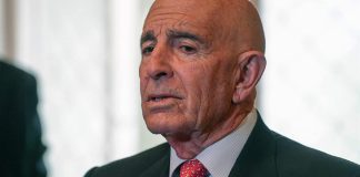 معلومات mtv:براك سيلتقي اليوم البطريرك الراعي والمطران عودة وقائد الجيش ووليد جنبلاط كما سيلتقي عددًا من النواب خلال عشاء في السفارة الأميركية كما سيلتقي عدداً من النواب والوزراء خلال عشاء في دارة مخزومي غداً