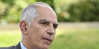 السفير الفرنسي للبنانيين: الواقع سيُصارع لبنان إذا تجمّدت جهود السلام.. والمانحون قد يتوجّهون غداً نحو سوريا