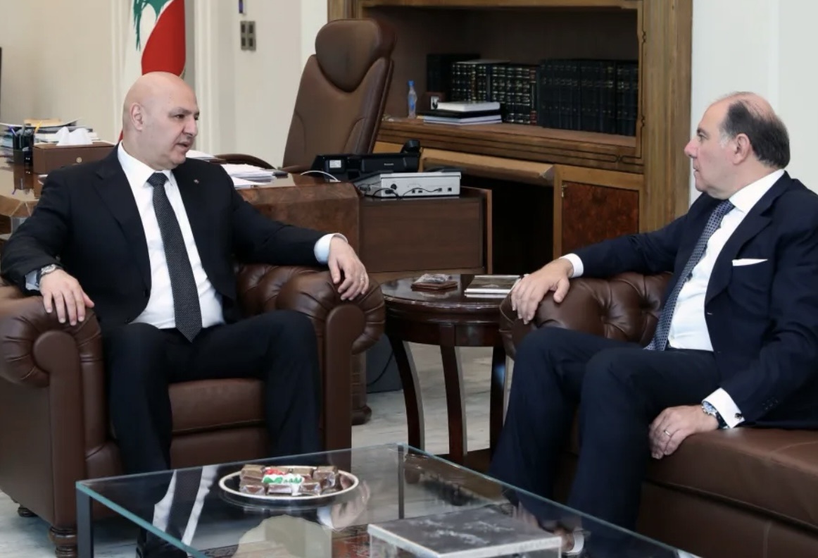 *الرئيس عون استقبل حاكم المركزي: تأكيد على الإصلاحات وتعزيز التعاون المالي الدولي*