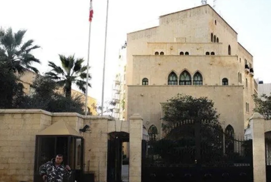 *وصول وزير الداخلية الكويتي إلى عين التينة للقاء الرئيس بري*