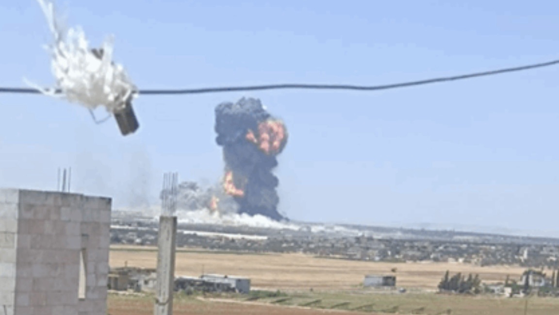 *وكالة الأنباء السورية: مقتل’ شخصين وإصابة 70 آخرين نتيجة الانفجار الذي وقع في بلدة معرة مصرين بريف إدلب الشمالي*