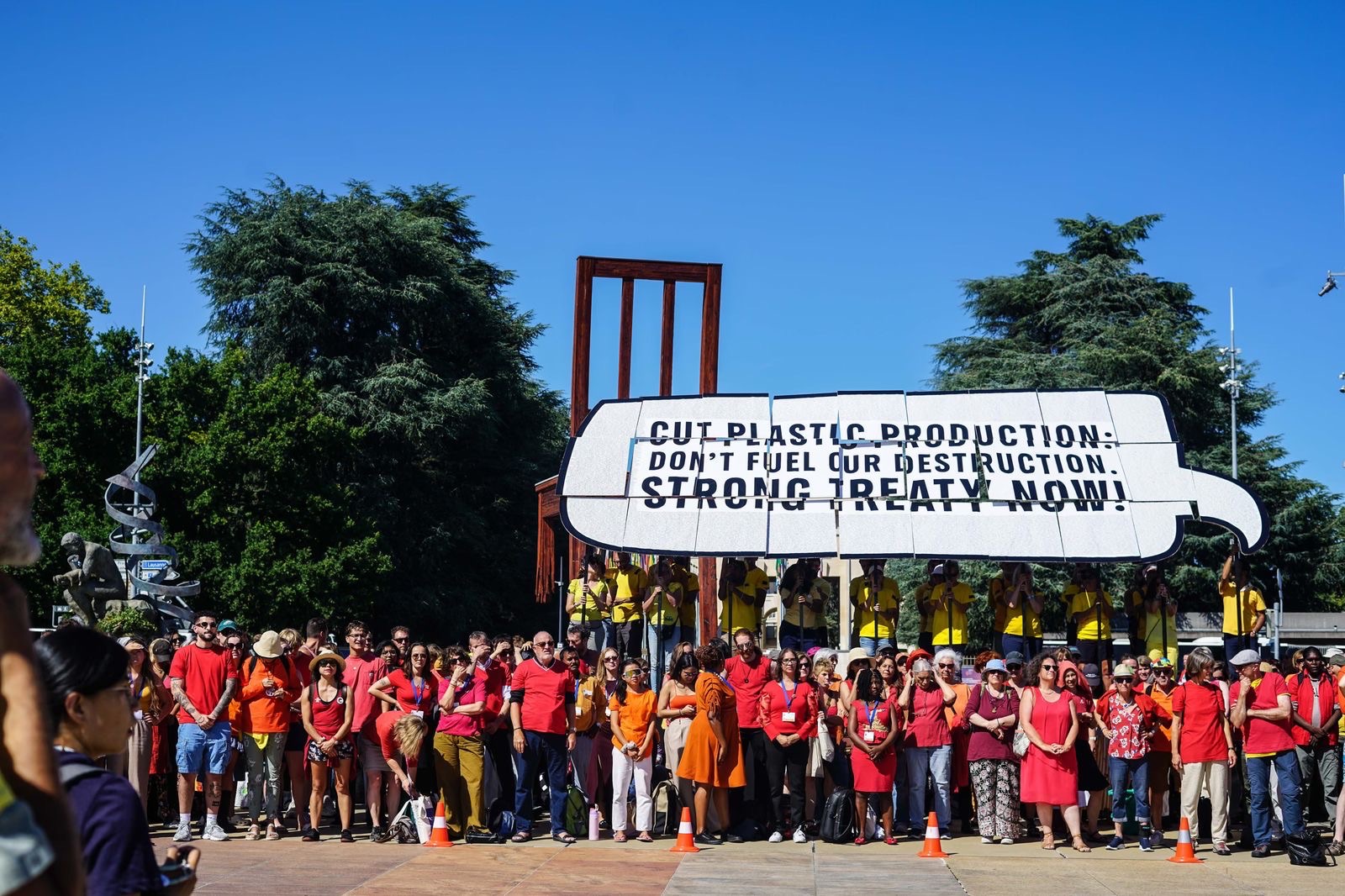 جنيف تستضيف مفاوضات حاسمة لوقف التلوث البلاستيكي… ولبنان الغائب عن المشهد الدولي رغم كونه ثاني بلد عالميًا بنسبة البلاستيك في المياه العذبة