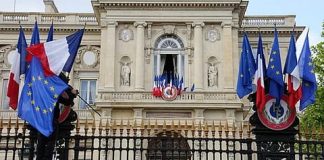 فرنسا ترحب بقرار الحكومة اللبنانية الشجاع والتاريخي