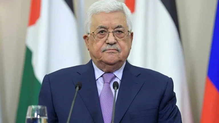 الرئاسة الفلسطينية تطالب واشنطن بإعادة النظر في قرار عدم منح التأشيرة لوفد السلطة