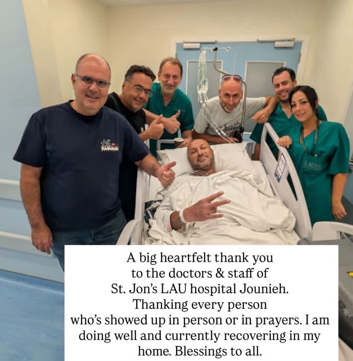 الكابتن #إيلي_مشنتف يطمئن جمهوره إلى صحته وينشر الصورة الأولى له بعد تعرضه لذبحة قلبية نقل على اثرها على المستشفى..كل التمنيات والدعوات بالسلامة والشفاء العاجل..