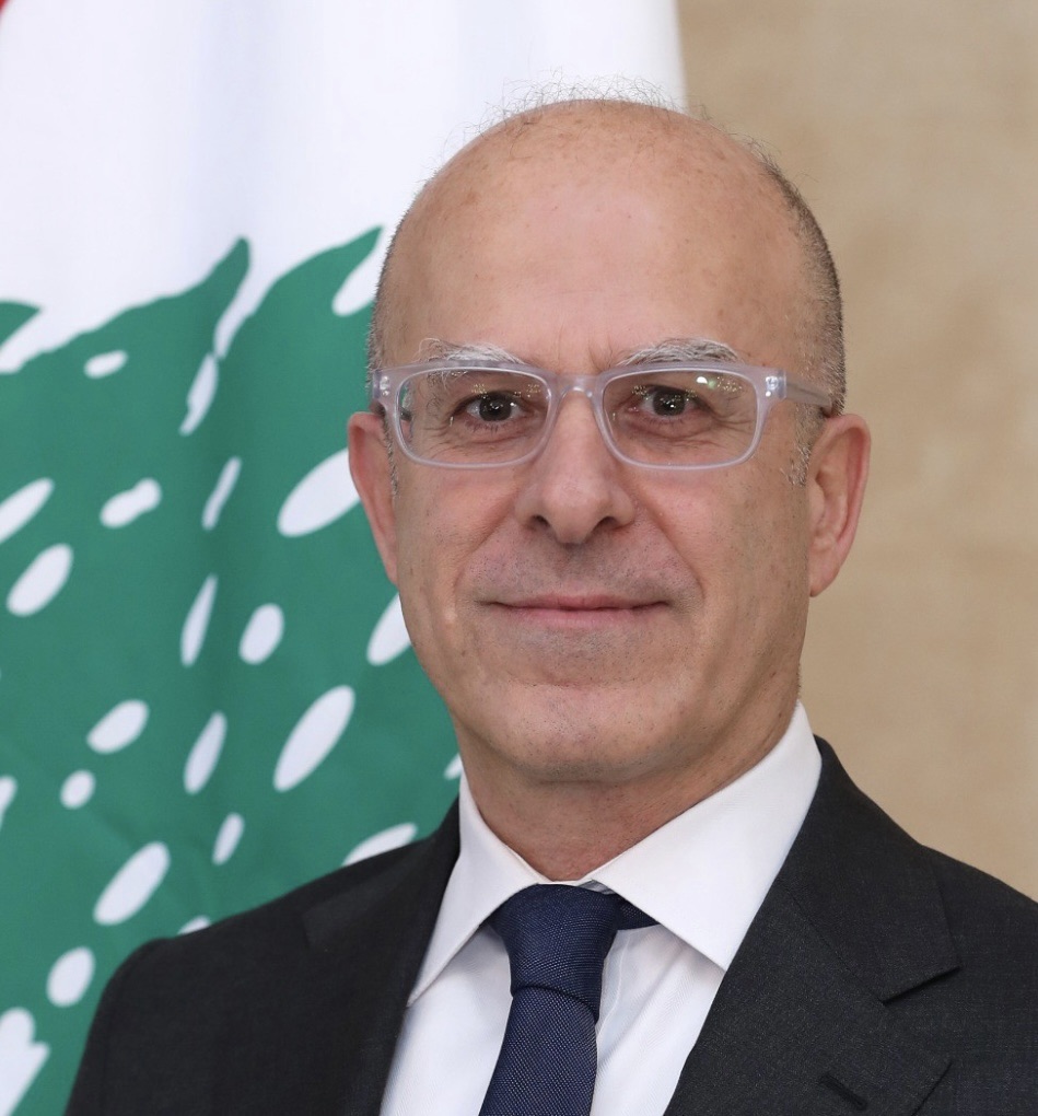 *وزير التنمية الإدارية يرد على الشائعات: لم أقدّم استقالتي لبري*