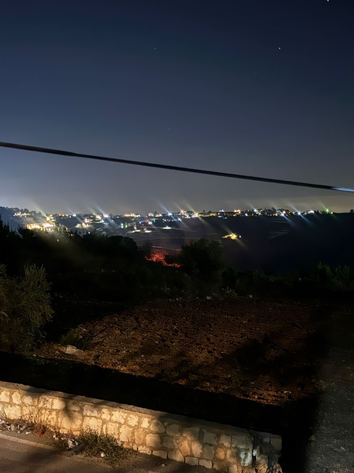 مسيّرة إسرائيلية تستهدف سيارة بين بلدتي تولين وبرج قلاويه