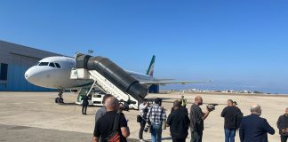 وصول لاريجاني إلى المطار للمشاركة في مراسم ذكرى الشهيدين نصرالله وصفي الدين