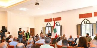 باسيل في اعنف هجوم على الحكومة : إننا نعتبر ان كل شهيد سقط على يد الغدر ومن اجل الدفاع عن قضية هو شهيد لكل لبنان، كمال جنبلاط ورفيق الحريري ورشيد كرامي والمفتي حسن خالد وبشير الجميل وداني شمعون وطوني فرنجيه هم شهداء لكل لبنان وحسن نصرالله شهيد لكل لبنان