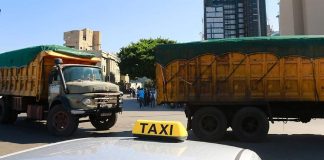 تقييد حركة الشاحنات يتسبب بخسائر فادحة للقطاع الزراعي