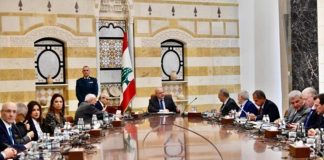 عون وهيكل وجنبلاط أقنعوا واشنطن والرياض بمخرج جلسة الجمعة