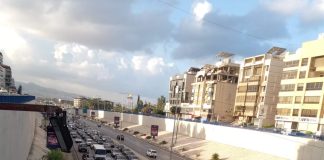 التحكم المروري: أشغال على أوتوستراد المطار باتجاه المدينة الرياضية تسببت بازدحام مروري في المحلة