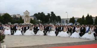 بمباركة البطريرك الراعي… 15 ثنائيا يتبادلون “نعم أبدية” في عرس جماعي (صور)