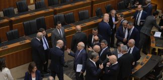 النائب قاسم هاشم : هناك قانون انتخاب نافذ فلنطبّقه وإذا لم يرغبوا بذلك فلننتخب على أساس قانون انتخابي من خارج القيد الطائفي مع مجلس الشيوخ… وزير المال ياسين جابر: الموازنة ستكون في مجلس النواب غدًا ونأمل عدم حصول عرقلة …النائب بولا يعقوبيان: المقاطعة هدفها نبيل لكن كنت أفضل لو حضر النواب حتى لو داخل حرم المجلس