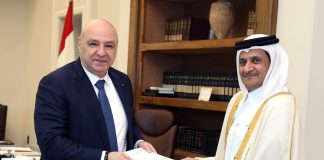 الرئيس عون تسلم من السفير القطري رسالة من امير دولة قطر اكد فيها تقديره للجيش اللبناني ودعمه له والمهام التي يقوم بها لاسيما تلك التي تساهم في تنفيذ القرار ١٧٠١