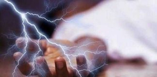 شاب يتعرض لصعقة كهربائية إثر اصطدامه بكابل متدلٍ على طريق مجدليا