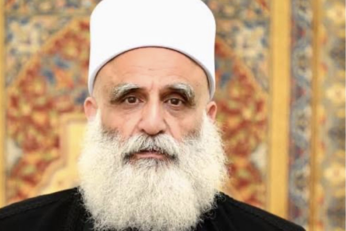 *شيخ العقل يطلع على مشروع الإصلاح الإداري مع وزير التنمية الإدارية*