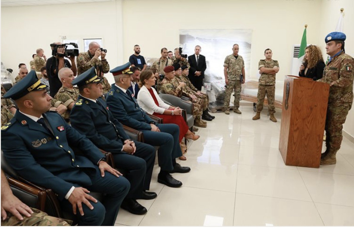 *حفل تسلّم هبة من السلطات الإيطالية للجيش اللبناني، تتضمن ٣٠ طن من المعدات والمواد الطبية*