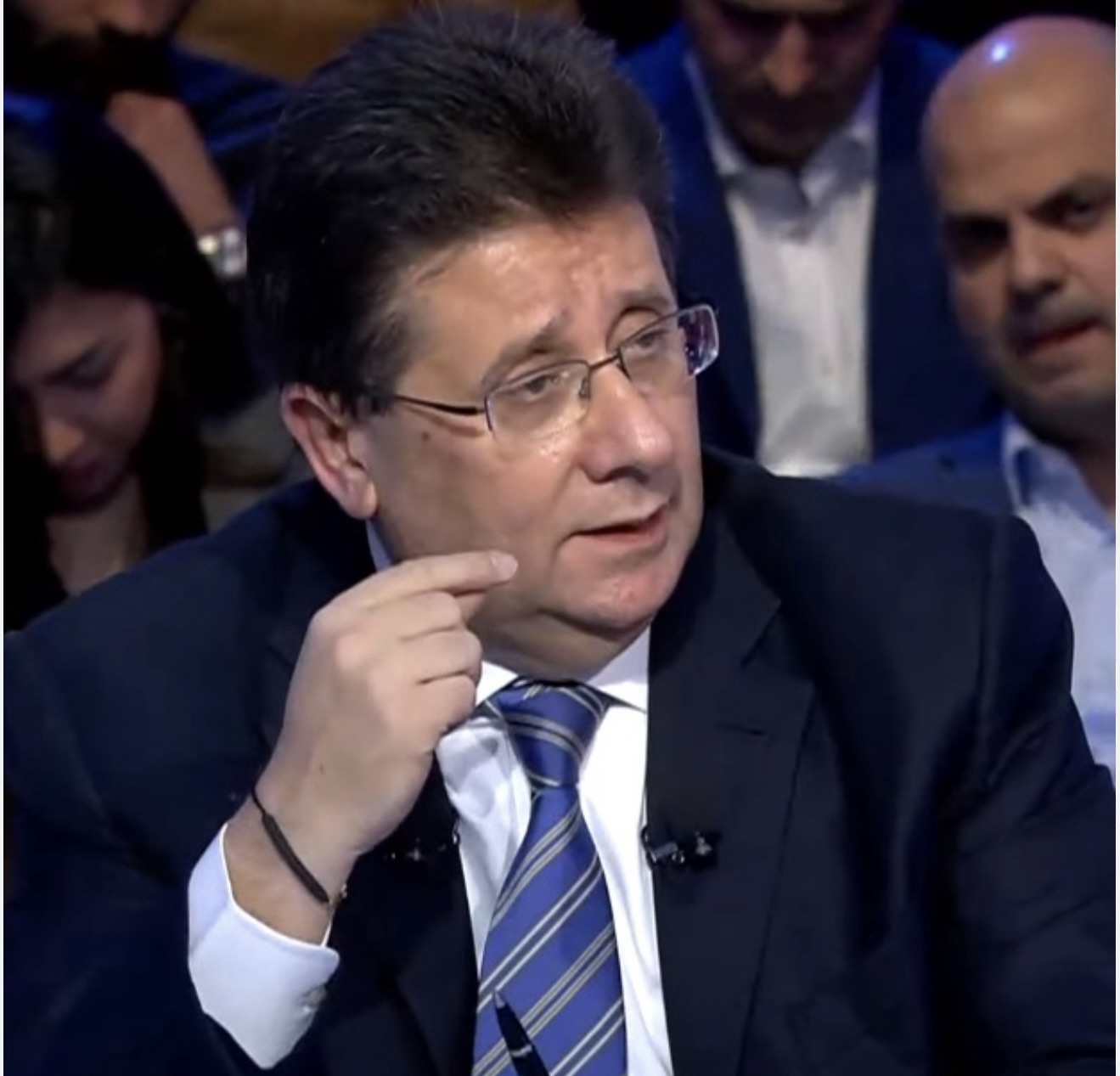 *كنعان: إقرار قانون اعتبار العناصر الفارين من قوى الأمن بحكم المطرودين… وجلسة الأربعاء لتمكين البلديات في ملف النفايات*