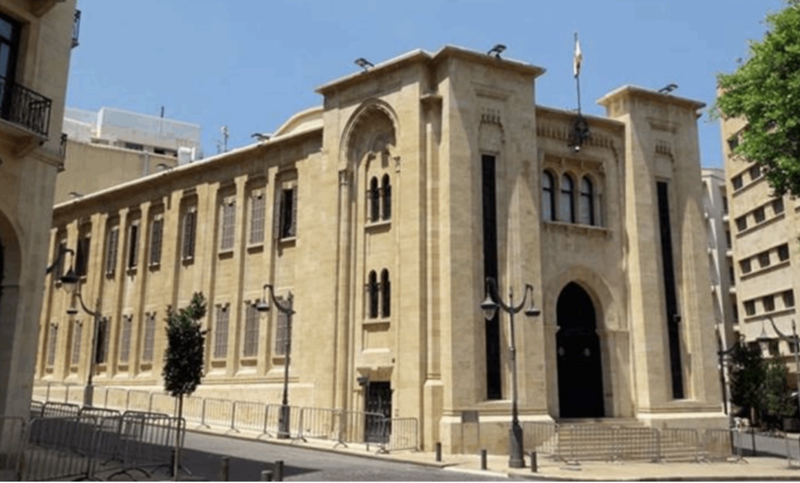 *لجنة التحقيق النيابية تبدأ جلساتها لبحث فساد وزارة الاتصالات بحضور الوزراء السابقين*