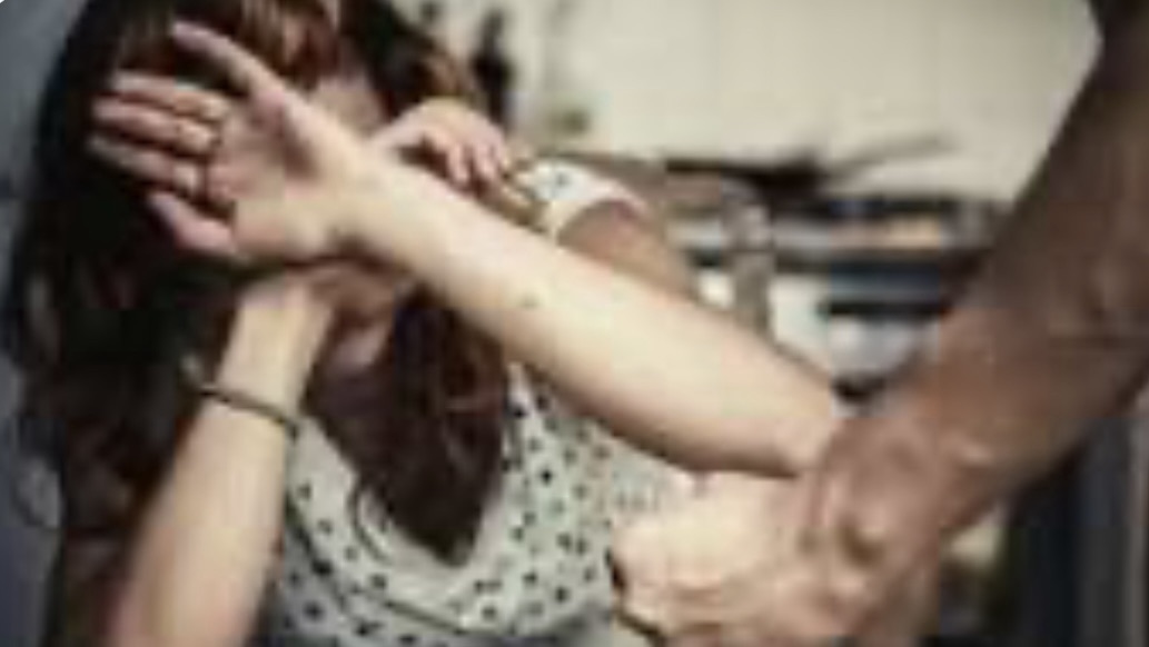 *قوى الأمن توقف زوجًا بتهمة تعنيف وتعذيب زوجته في صغبين… ومذكرتا توقيف بجرائم مخدّرات وسرقة صادرتان بحقه*