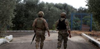 في الجنوب.. الجيش يضبط كمبية كبيرة من الأسلحة الحربية (صورة)