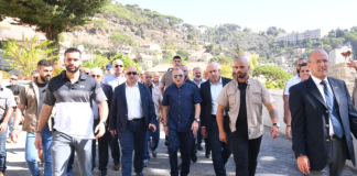 باسيل في الشوف ودير القمر: “اساس وجودنا بهذا الجبل هو التناغم والتلاقي الجامع مع سيدة التلة يعبر عن قدرة دير القمر على تأمين التناغم وبقدر هذا التنوع يبقى لدينا لبنان”.